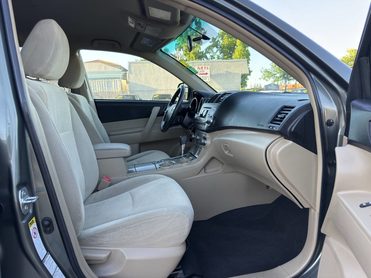 Used 2012 Toyota Highlander 4WD w/ Tech Pkg image 13