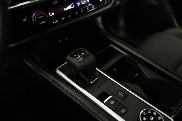 Used 2024 Nissan Pathfinder SV AWD/4WD image 38