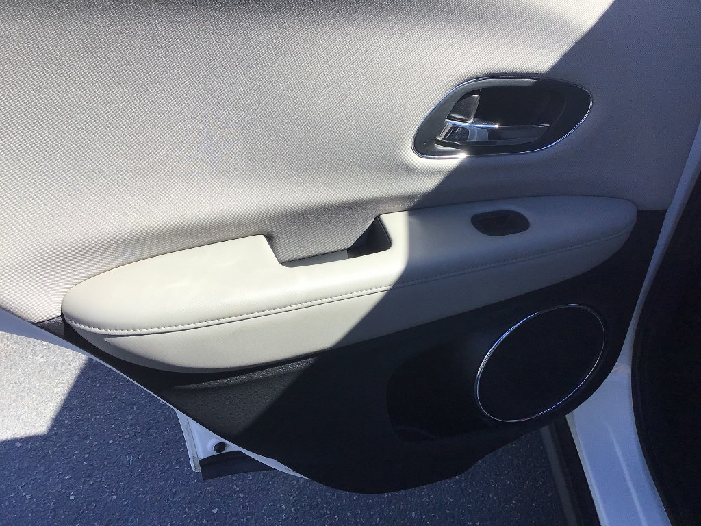 Used 2017 Honda HR-V EX image 10
