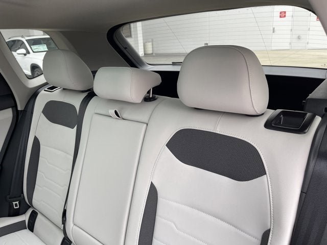 New 2025 Volkswagen Taos SE image 40