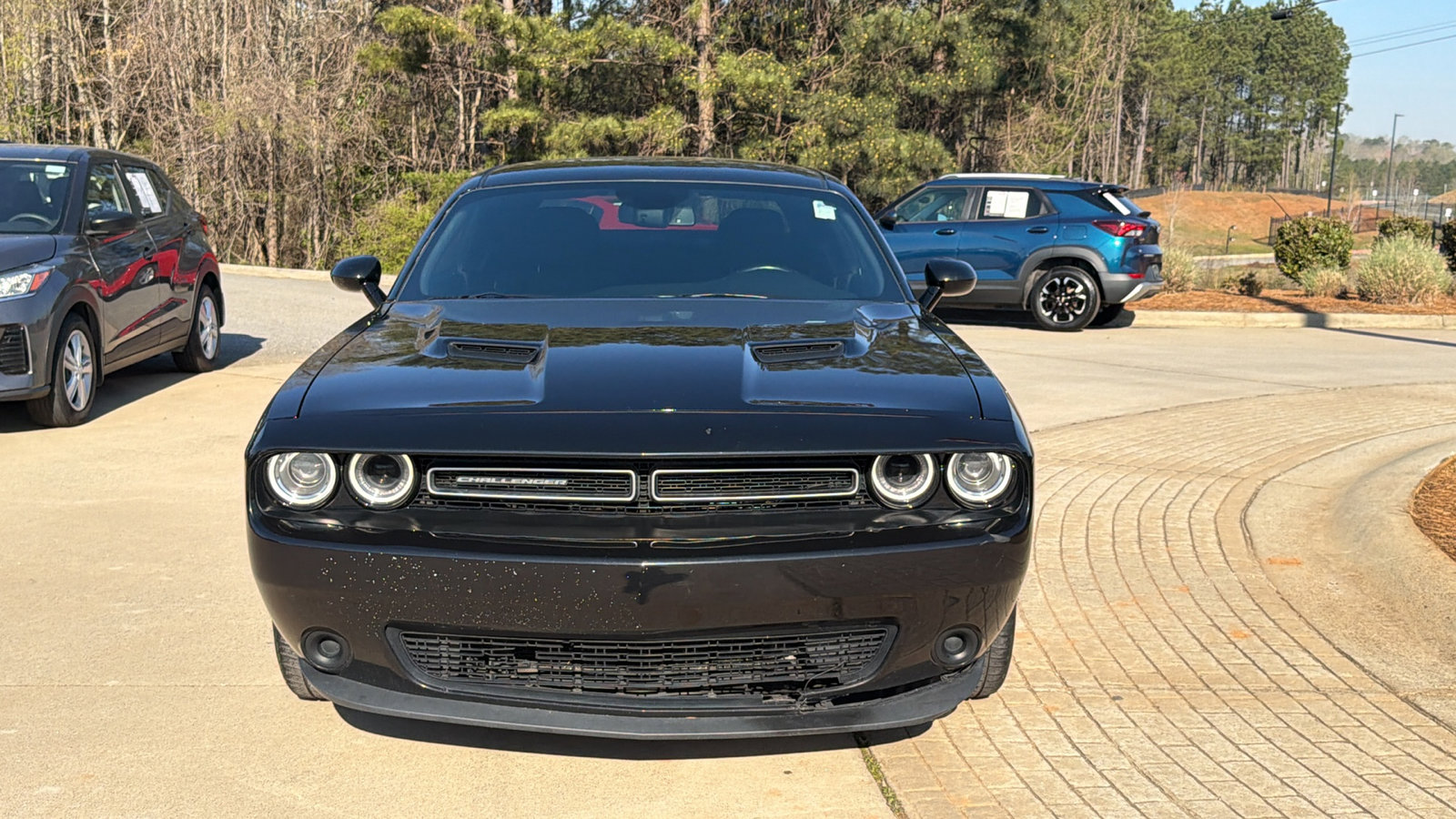 Used 2019 Dodge Challenger SXT image 3