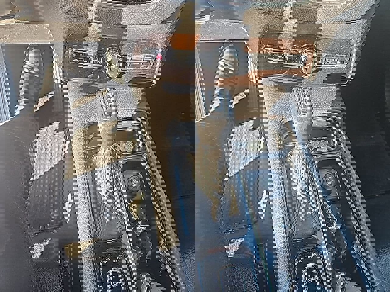 Used 2016 Volvo XC90 T6 Momentum w/ Momentum Plus Package image 11