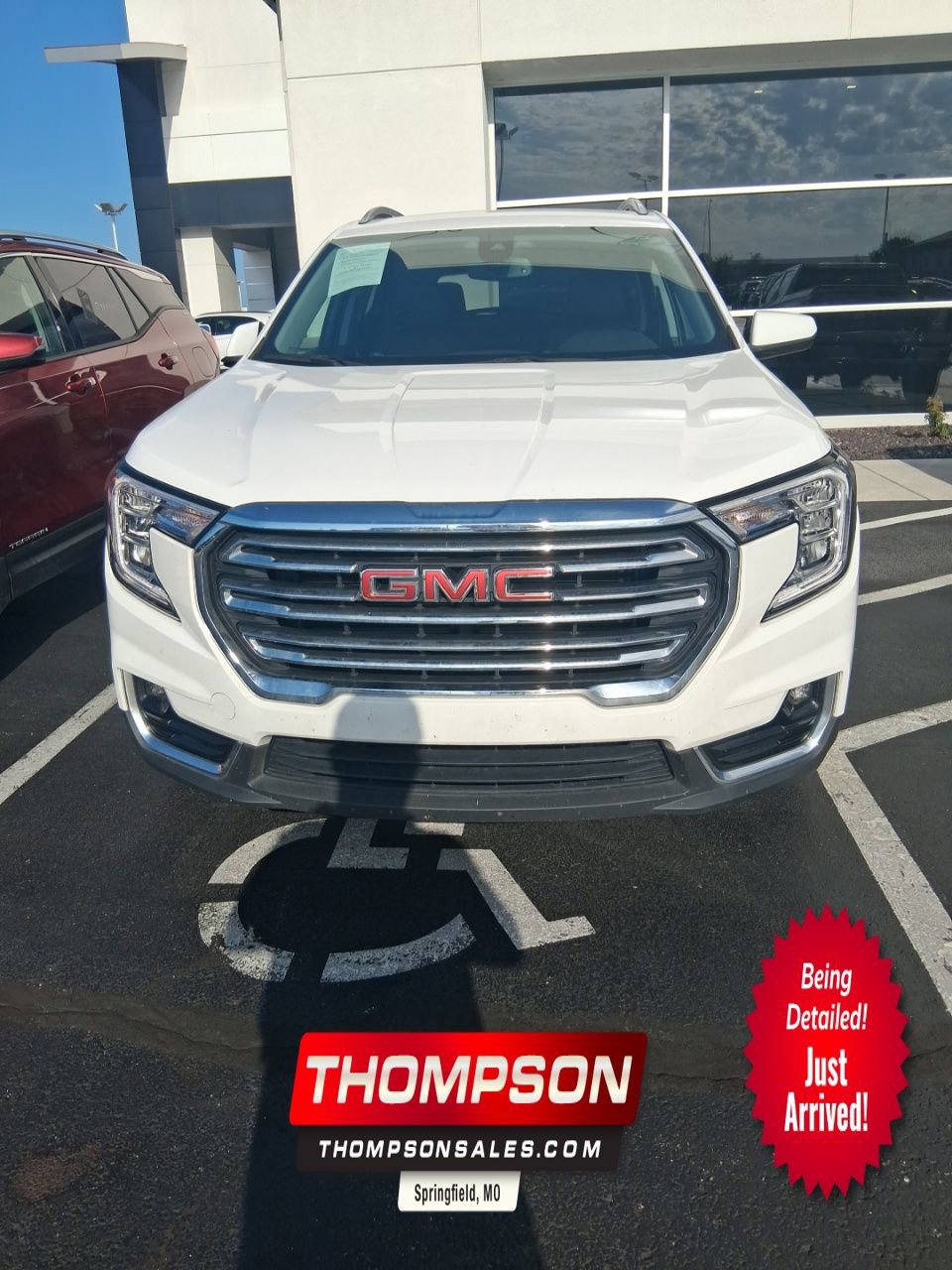 Used 2024 GMC Terrain SLT w/ Infotainment Package II AWD/4WD image 1