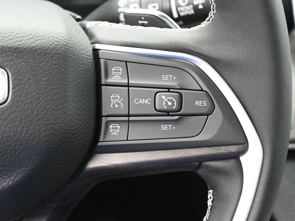 New 2025 Jeep Grand Cherokee L Limited image 10