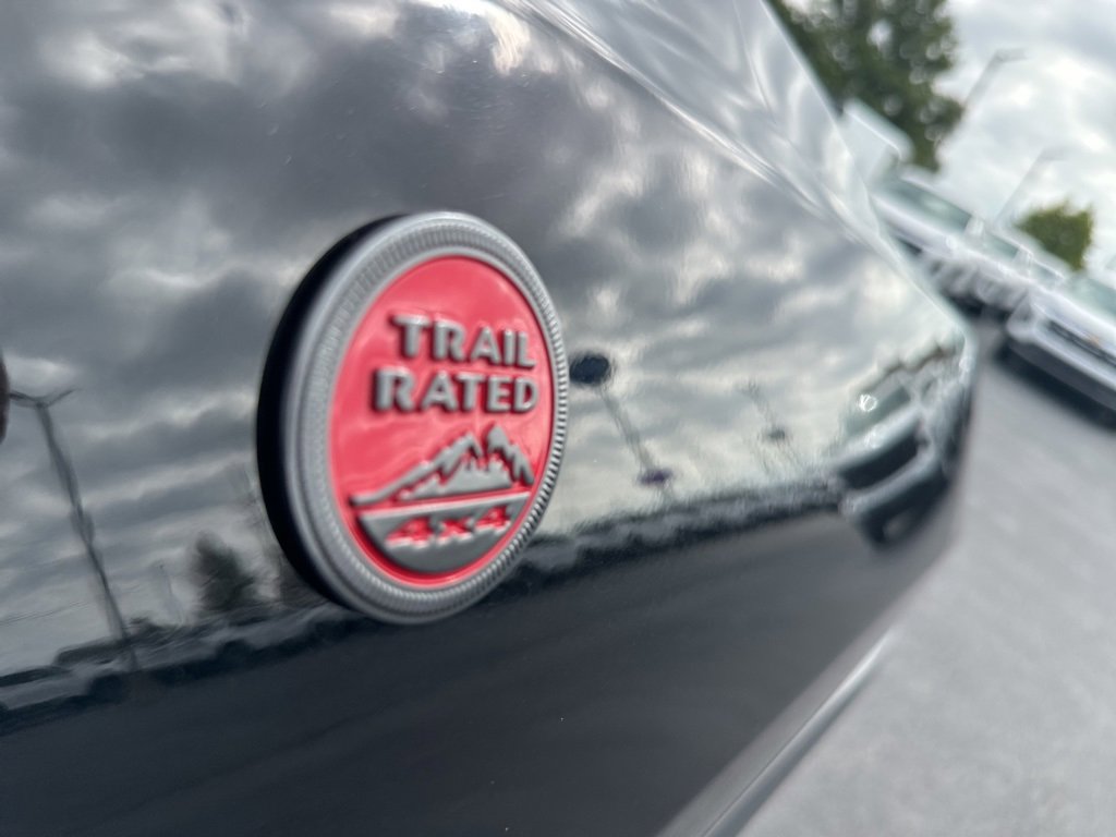 Used 2024 Jeep Compass Trailhawk image 16