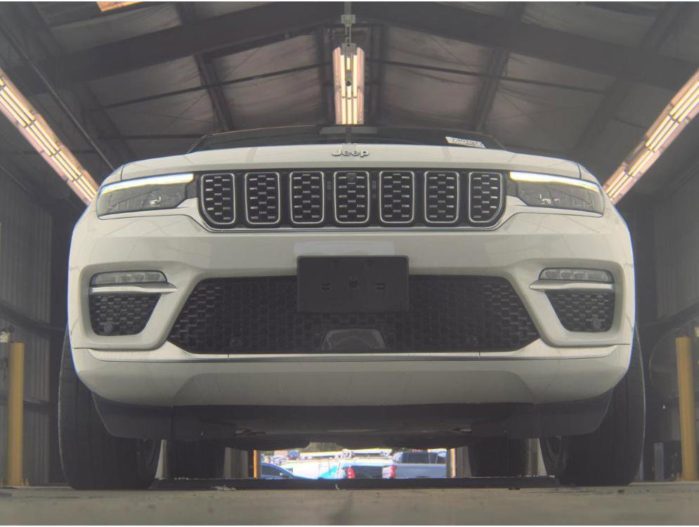 Used 2024 Jeep Grand Cherokee Summit AWD/4WD image 2