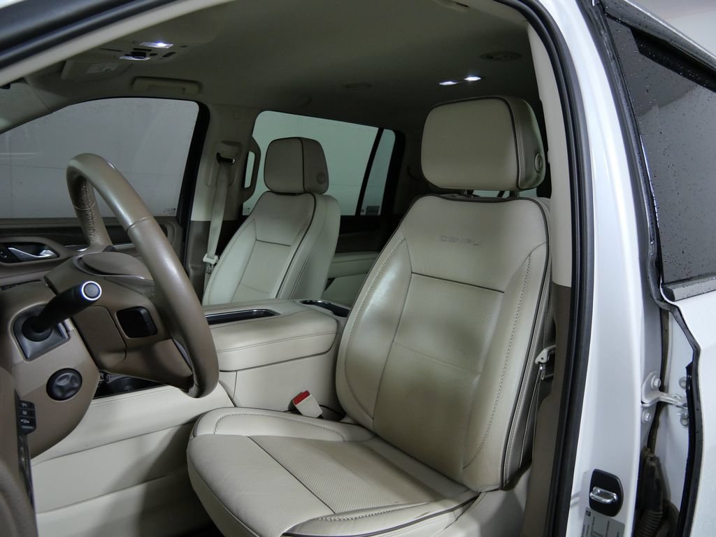 Used 2022 GMC Yukon XL Denali AWD/4WD image 11