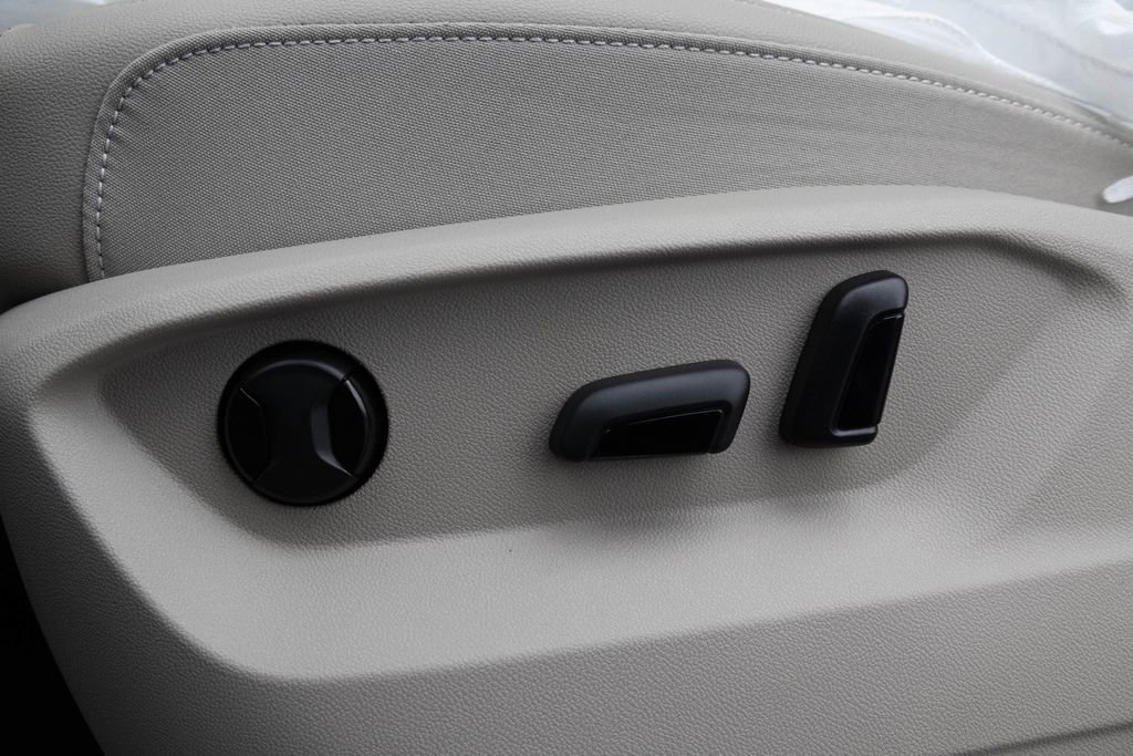 New 2026 Volkswagen Atlas SE image 18