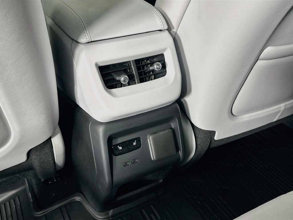 New 2027 Cadillac Optiq Premium Luxury w/ LPO, Floor Liner Package AWD/4WD image 32