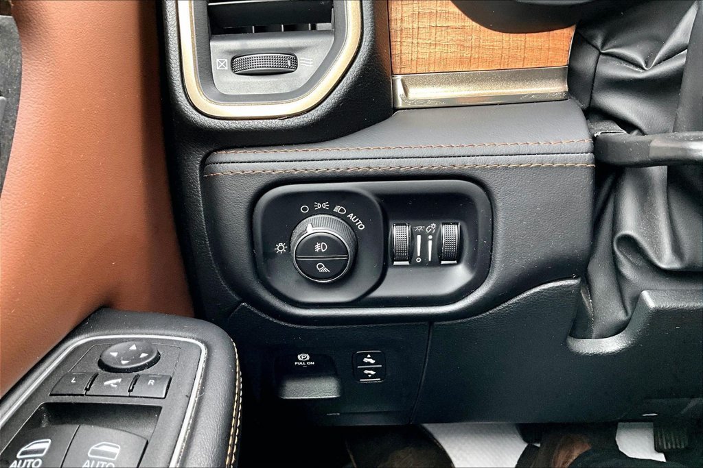 Used 2023 RAM 1500 Limited w/ Body Color Bumper Group AWD/4WD image 15