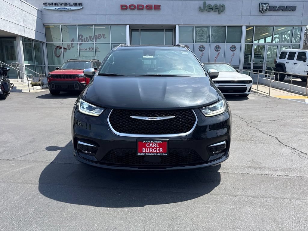 Certified 2023 Chrysler Pacifica Pinnacle FWD image 2