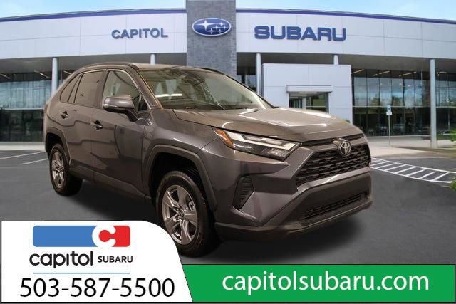 Used 2025 Toyota RAV4 XLE AWD/4WD image 1