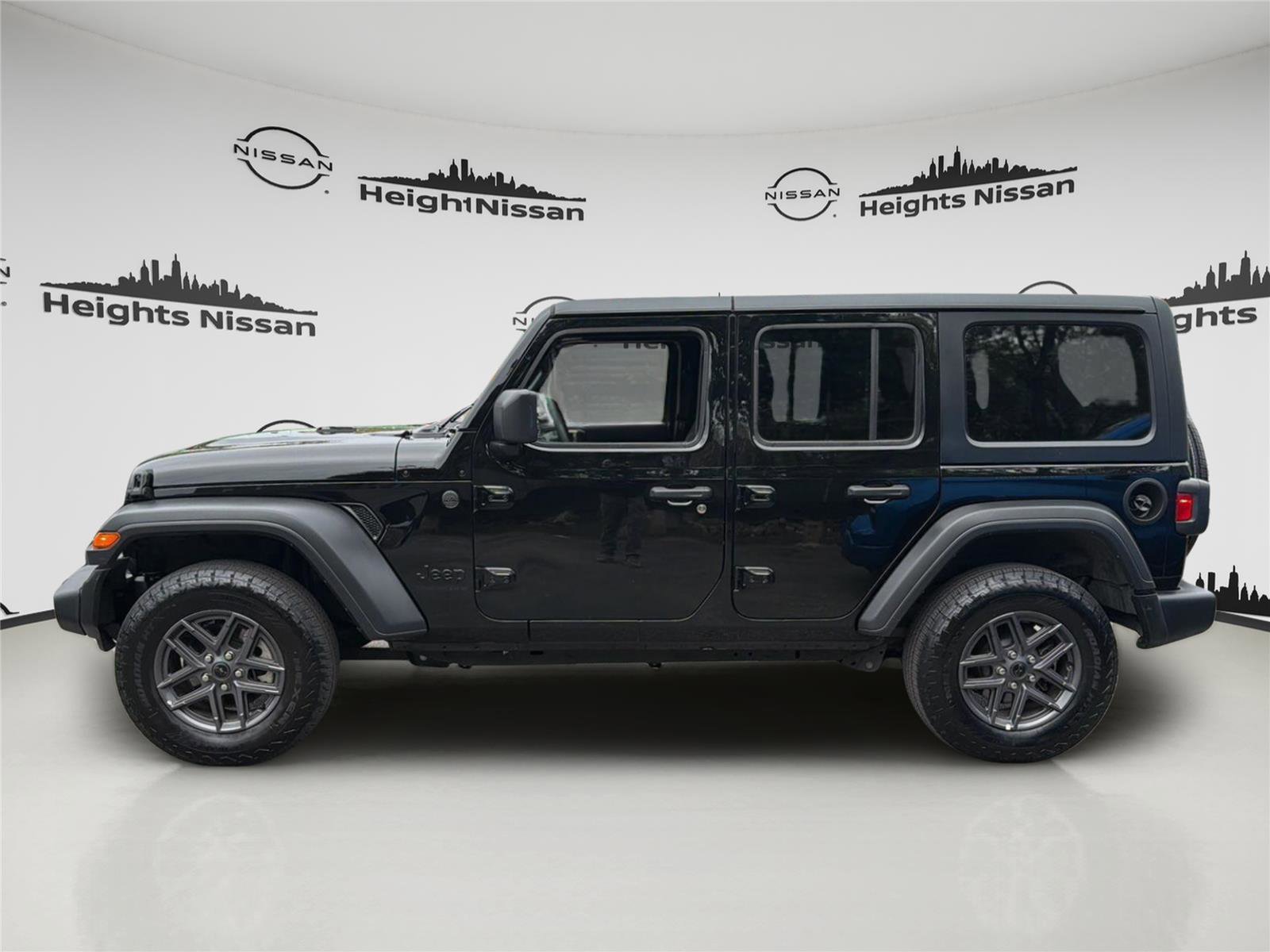 Used 2025 Jeep Wrangler Sport S AWD/4WD image 2