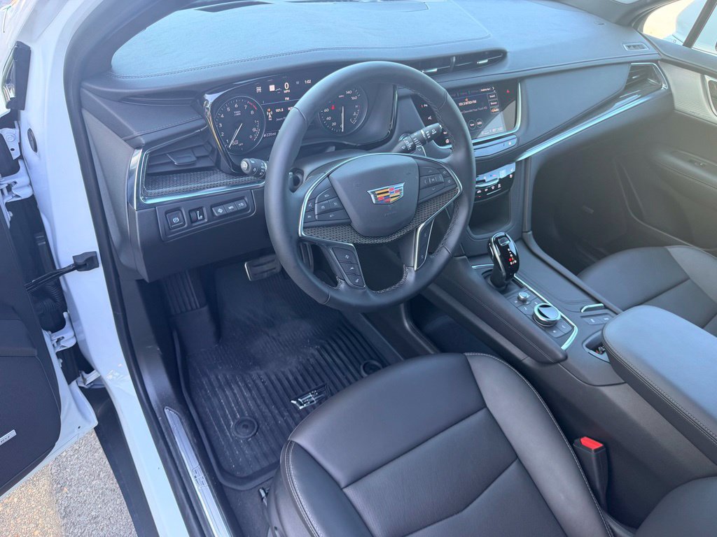 New 2026 Cadillac XT5 Sportv w/ LPO, Floor Liner Package AWD/4WD image 13
