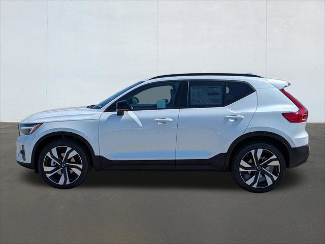 New 2026 Volvo XC40 B5 Ultra w/ Climate Package image 3