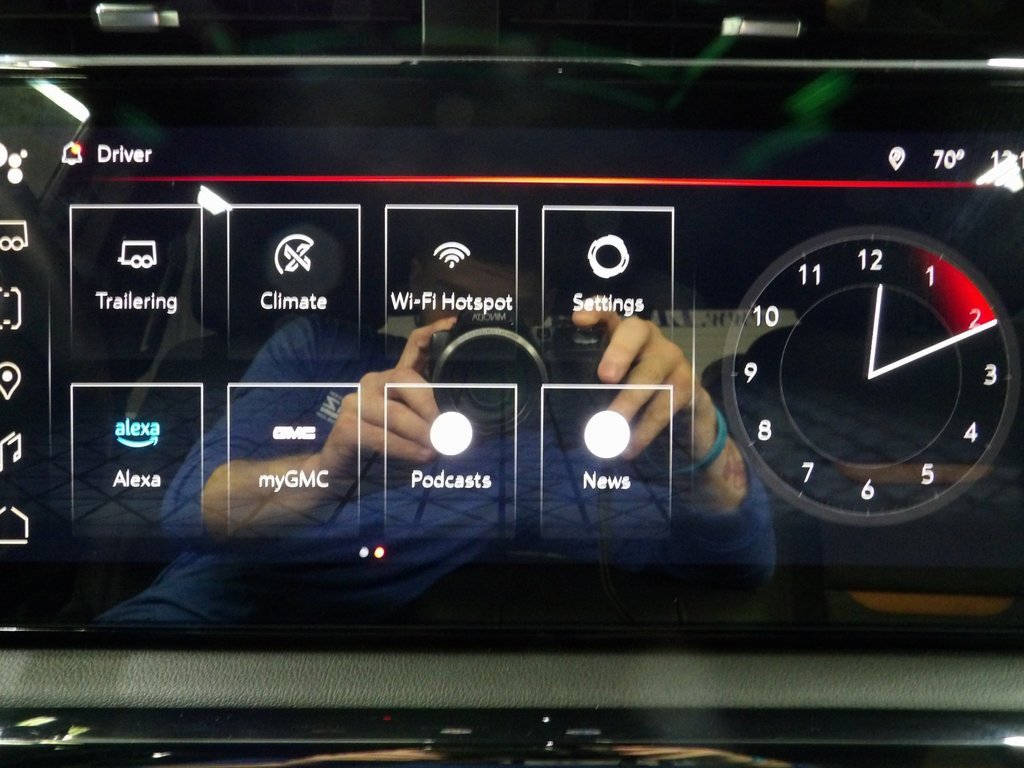 Used 2025 GMC Sierra 1500 AT4 w/ Technology Package image 24