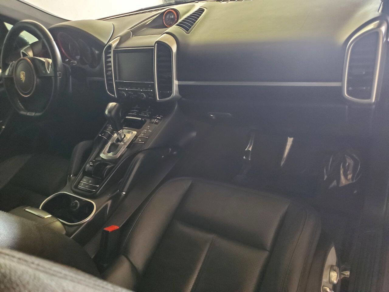 Used 2012 Porsche Cayenne image 14