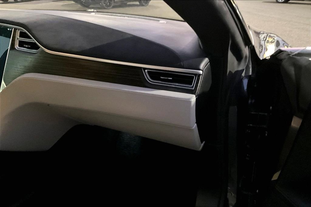 Used 2016 Tesla Model S 90D image 16