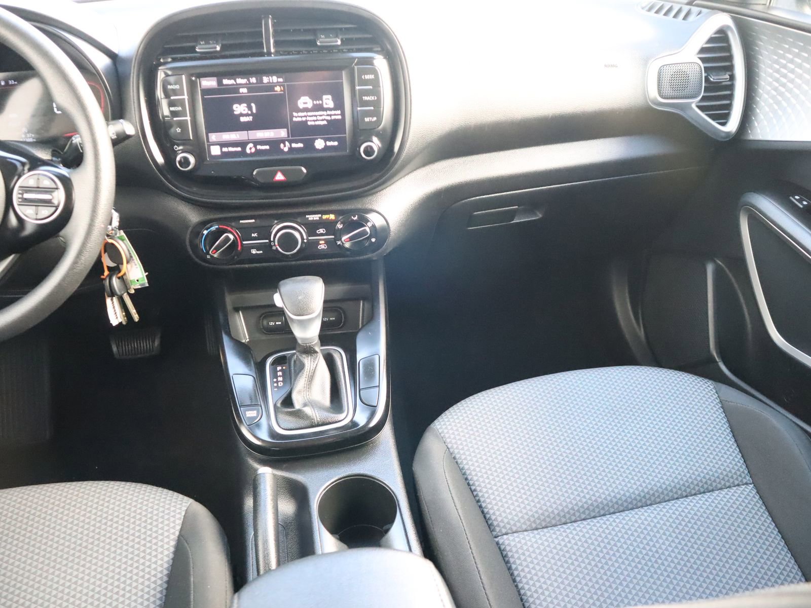 Used 2023 Kia Soul LX w/ Option Group 015 FWD image 32