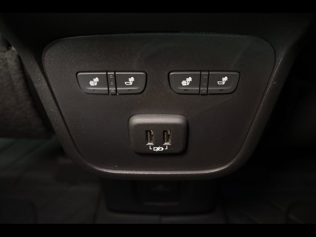 Used 2024 Chevrolet Equinox Premier image 32