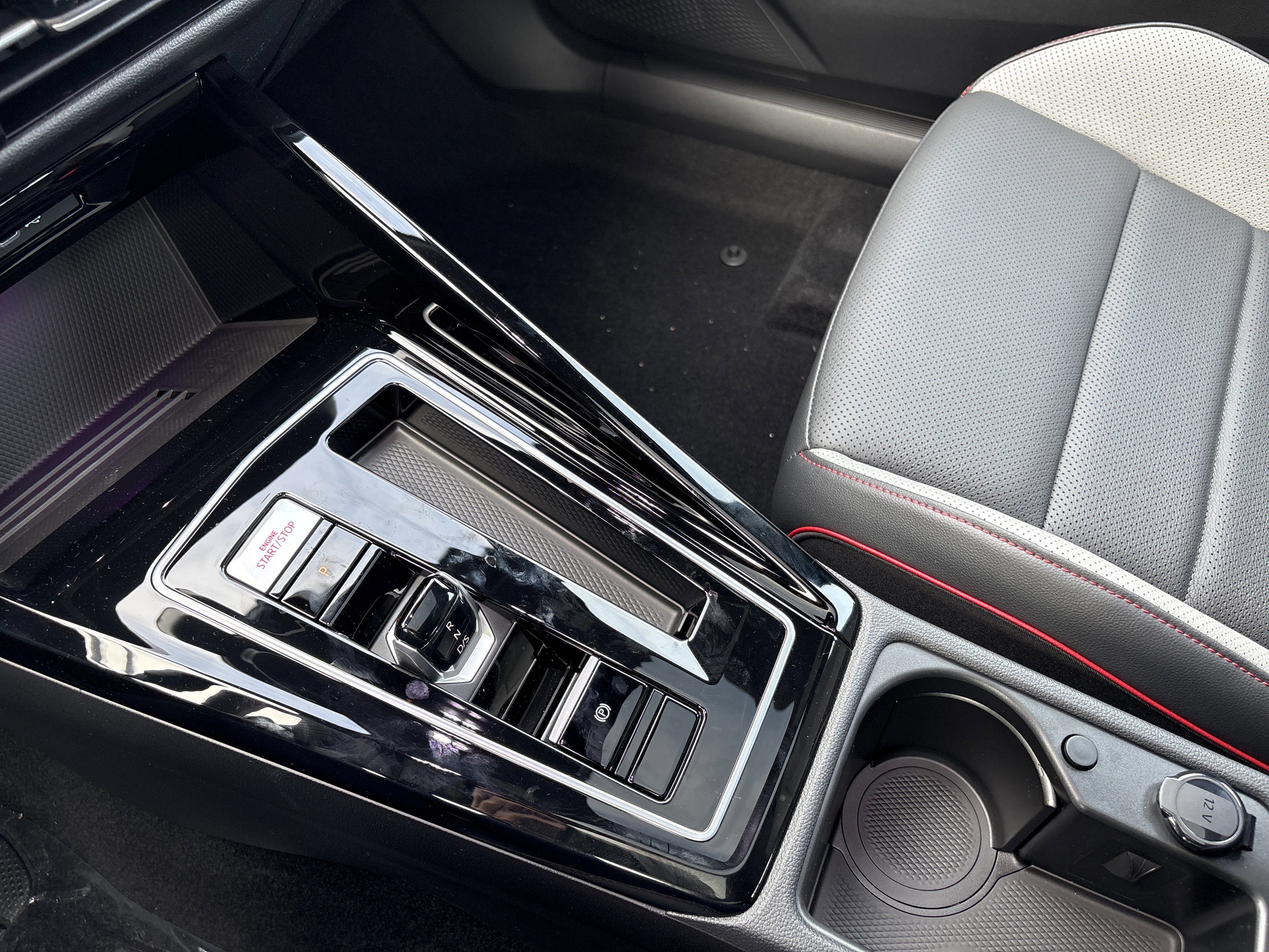 New 2026 Volkswagen GTI SE FWD image 22