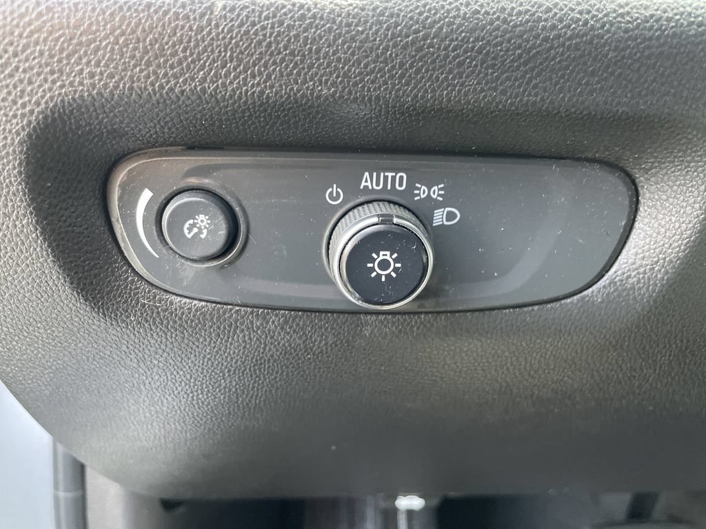 Used 2021 Chevrolet Traverse LS AWD/4WD image 30