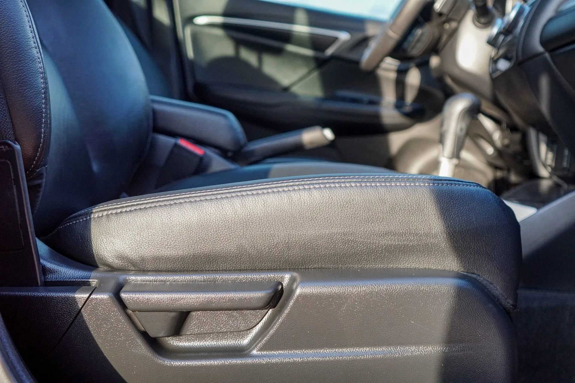 Used 2018 Honda Fit EX-L image 35