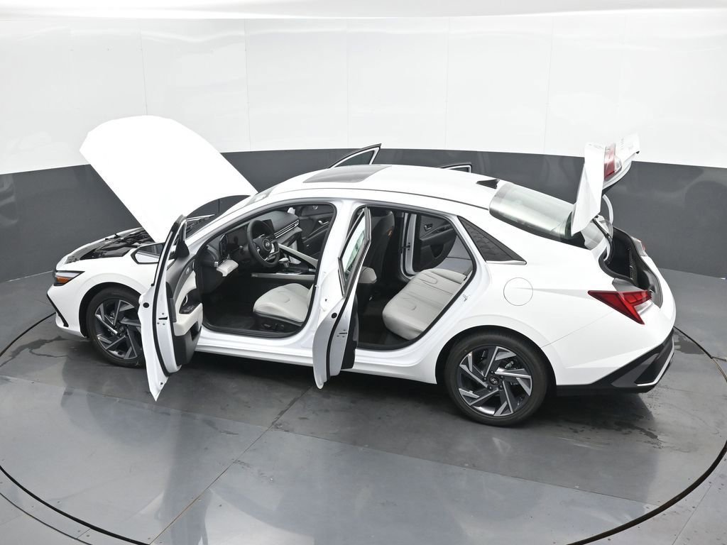 New 2025 Hyundai Elantra Limited image 57