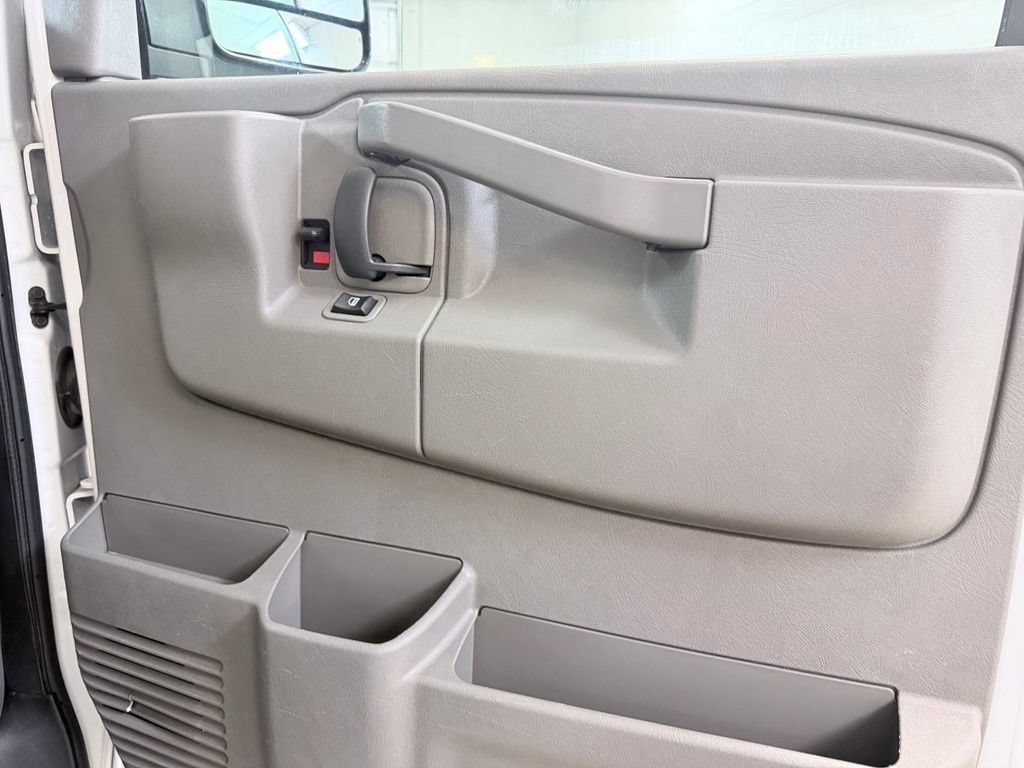 Used 2020 Chevrolet Express 3500 LT w/ LT Preferred Equipment Group RWD image 24