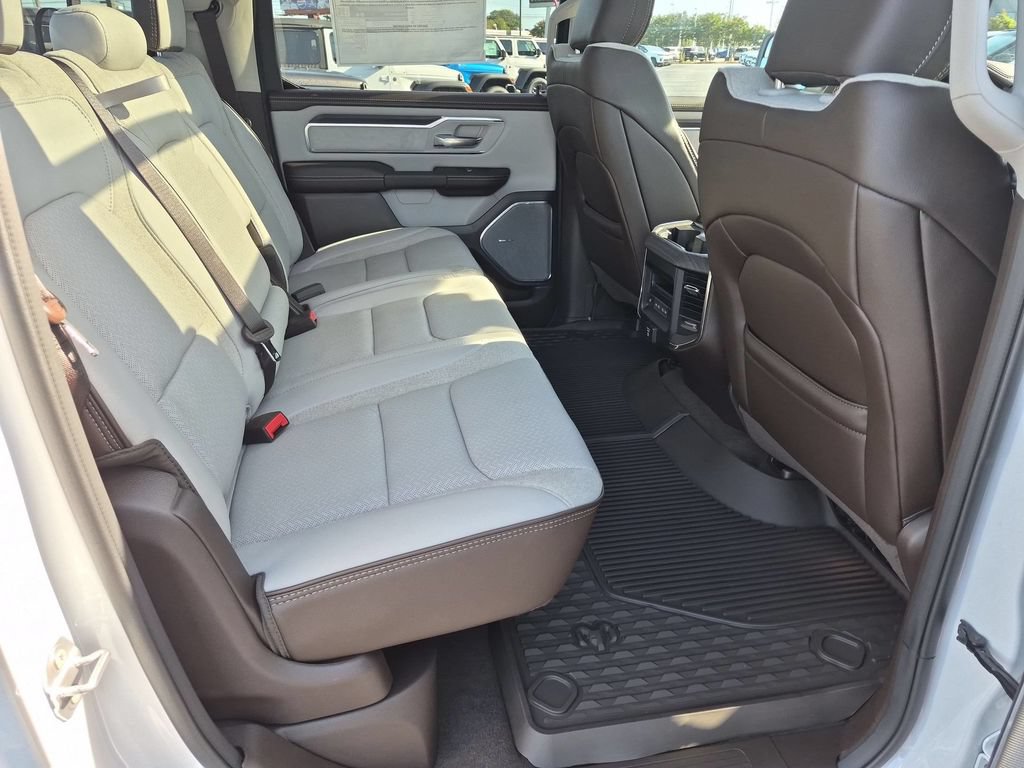 New 2027 RAM 1500 Laramie w/ Laramie Preferred Package AWD/4WD image 31