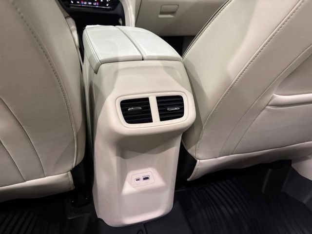 Used 2022 Buick Envision Essence w/ Technology Package I AWD/4WD image 36
