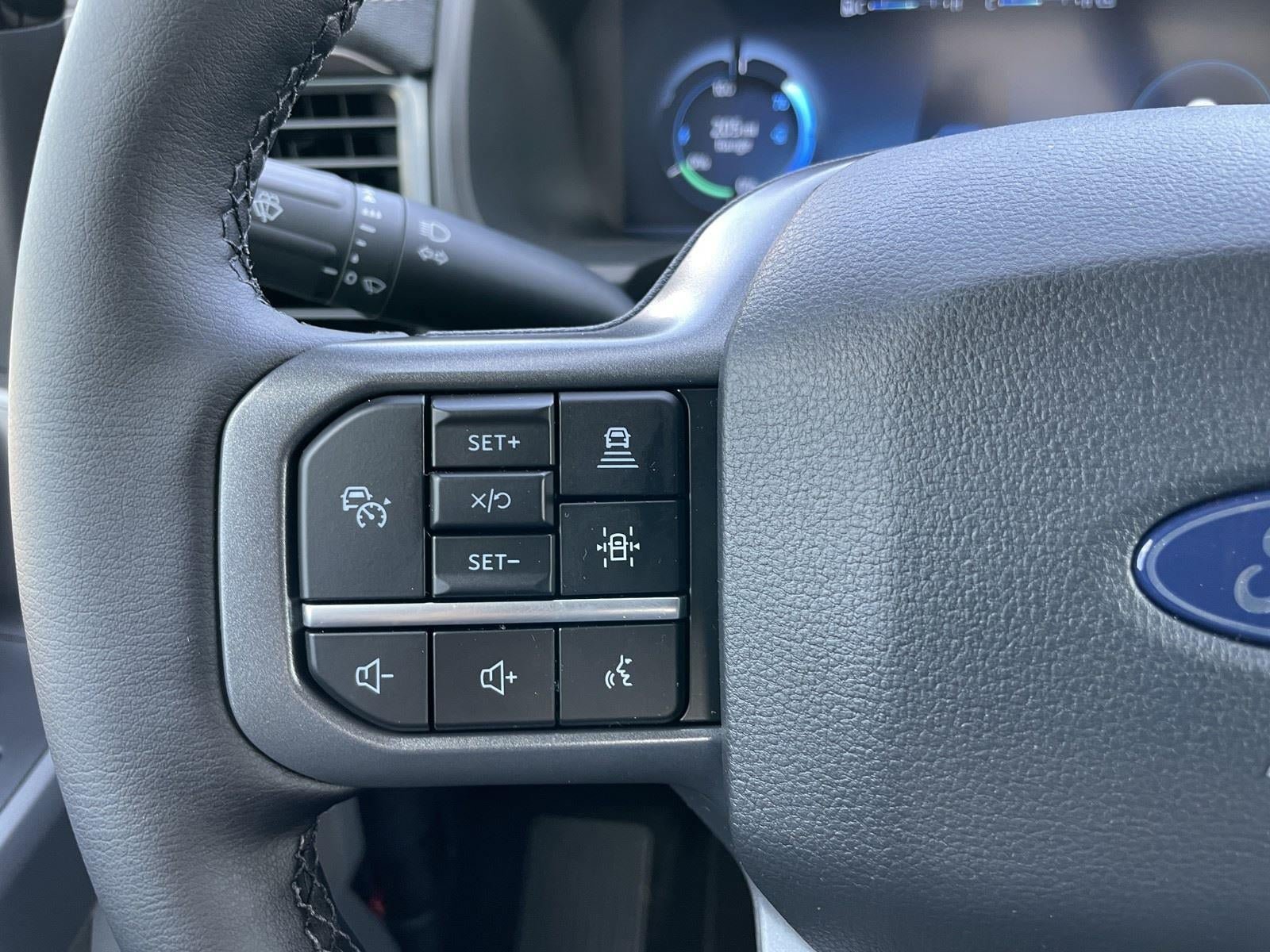 New 2025 Ford F150 Lightning Flash AWD/4WD image 16