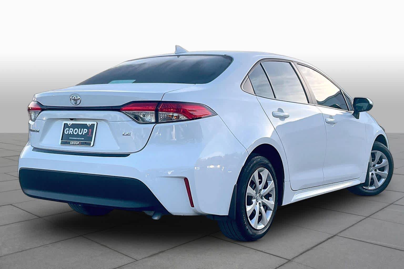 Used 2026 Toyota Corolla LE FWD image 13