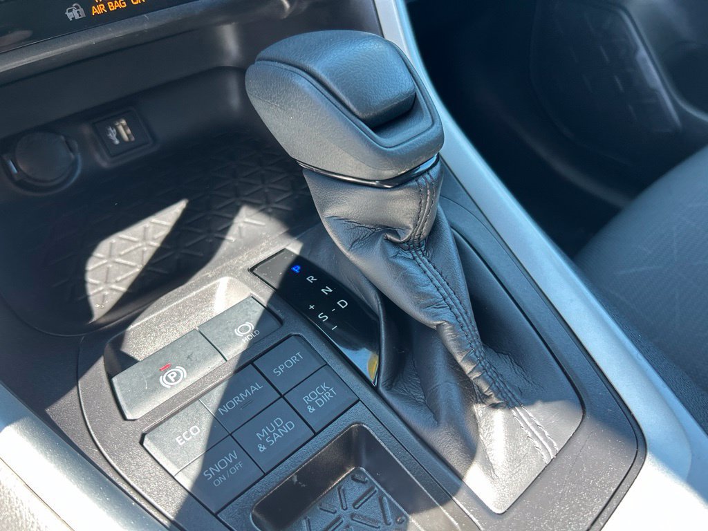 Certified 2025 Toyota RAV4 XLE AWD/4WD image 22