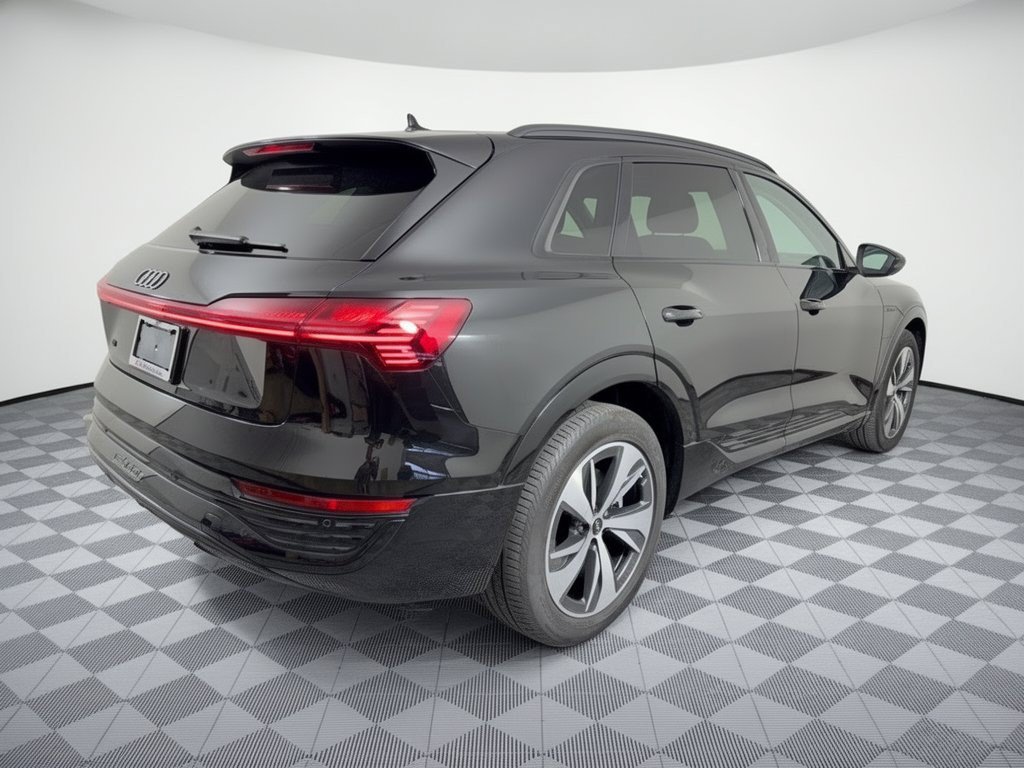 Used 2024 Audi Q8 e-tron Premium AWD/4WD image 9