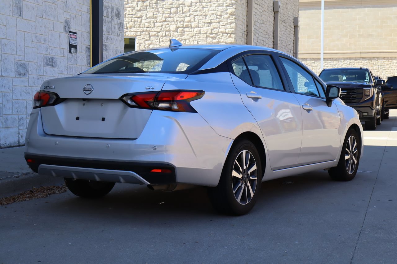Used 2024 Nissan Versa SV FWD image 3