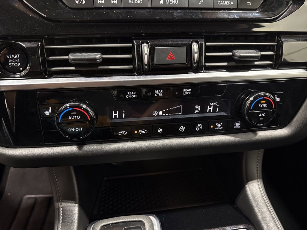 Used 2025 Nissan Pathfinder SV image 13