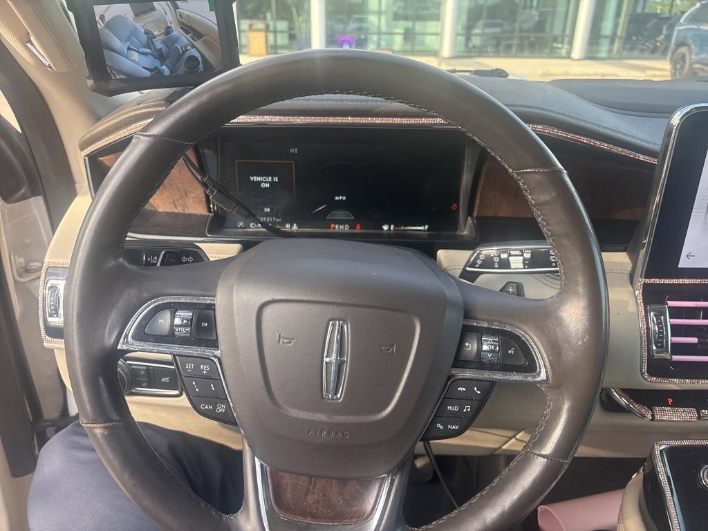 Used 2019 Lincoln Navigator L Reserve AWD/4WD image 6