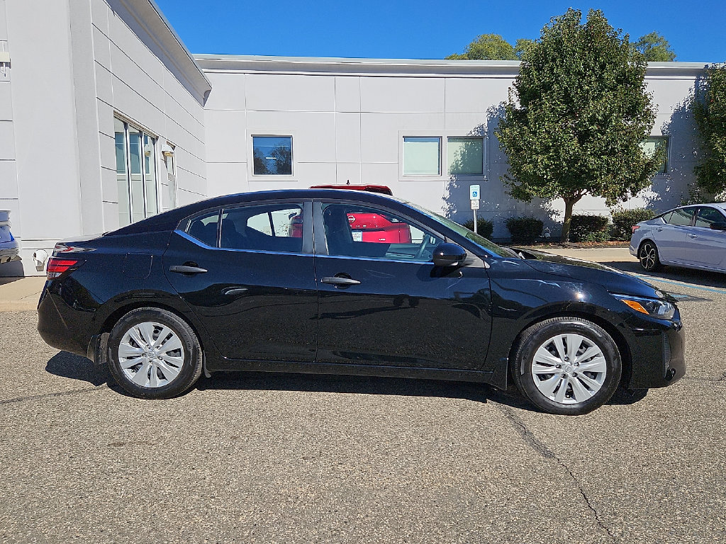 Used 2024 Nissan Sentra S FWD image 8