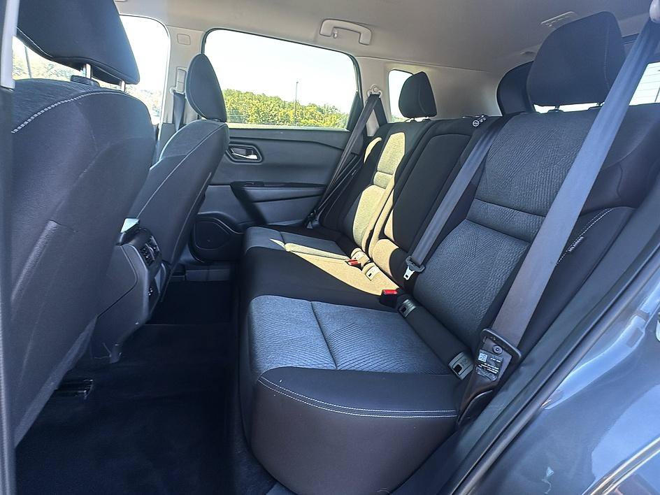 Certified 2025 Nissan Rogue SV AWD/4WD image 18