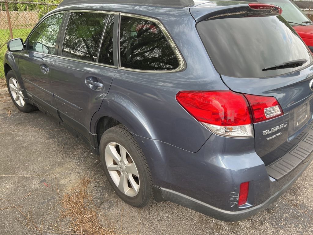 Used 2013 Subaru Outback 2.5i Premium AWD/4WD image 9