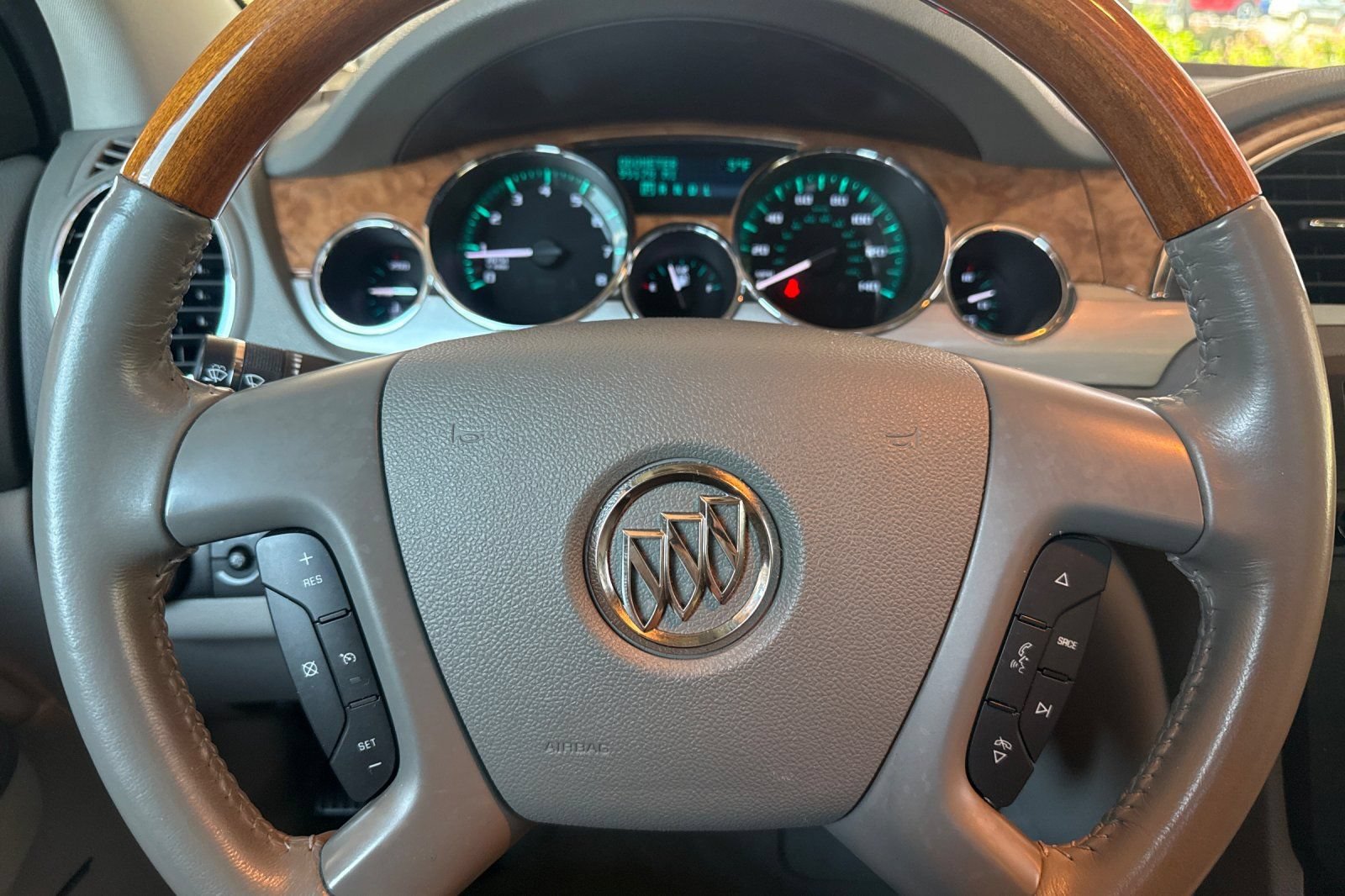 Used 2012 Buick Enclave Premium AWD/4WD image 25