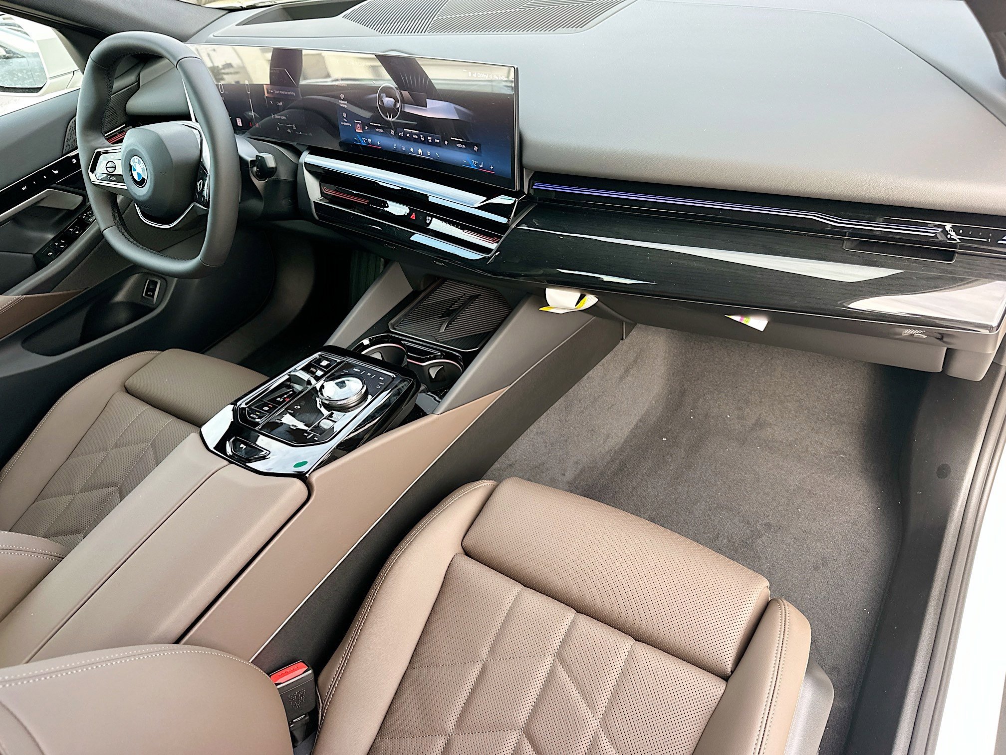 New 2026 BMW 530i 530i w/ Premium Package image 24