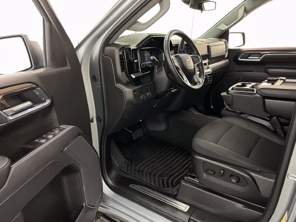 Certified 2025 Chevrolet Silverado 1500 LT AWD/4WD image 22