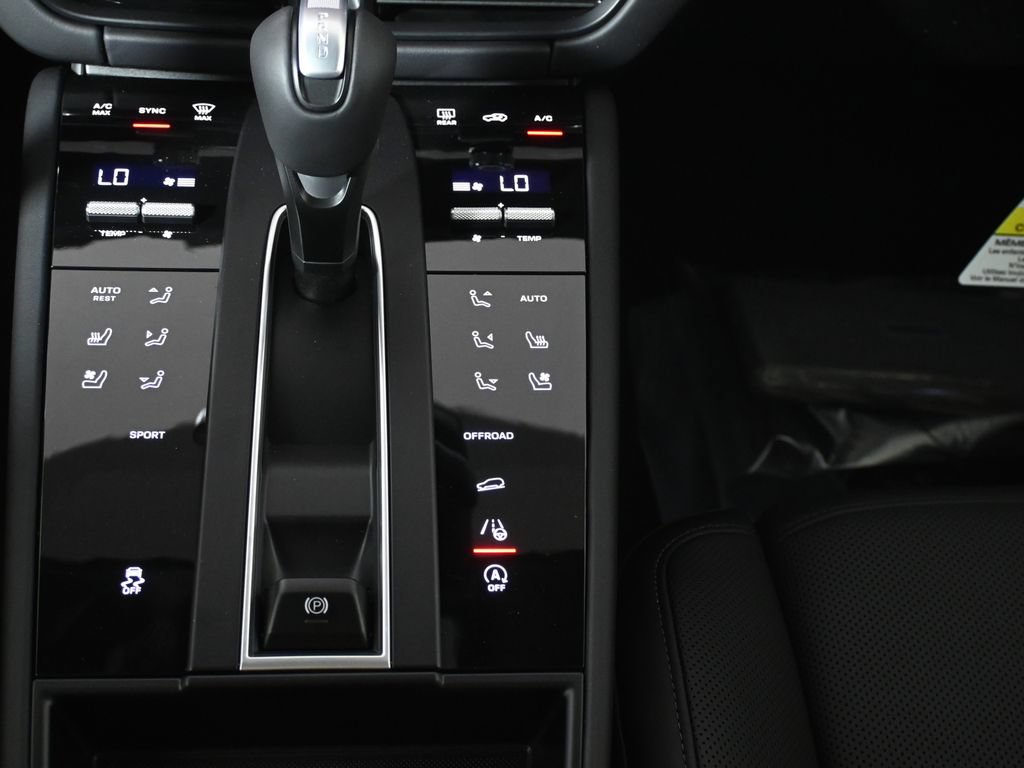 New 2026 Porsche Macan AWD/4WD image 26