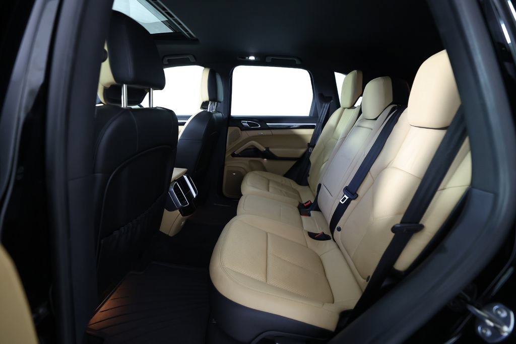 Used 2014 Porsche Cayenne Diesel Platinum Edition AWD/4WD image 14