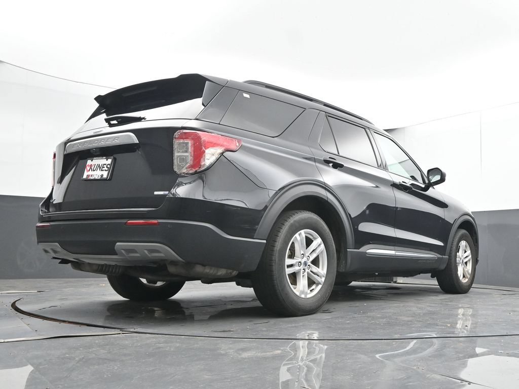 Used 2020 Ford Explorer XLT w/ Equipment Group 202A AWD/4WD image 38