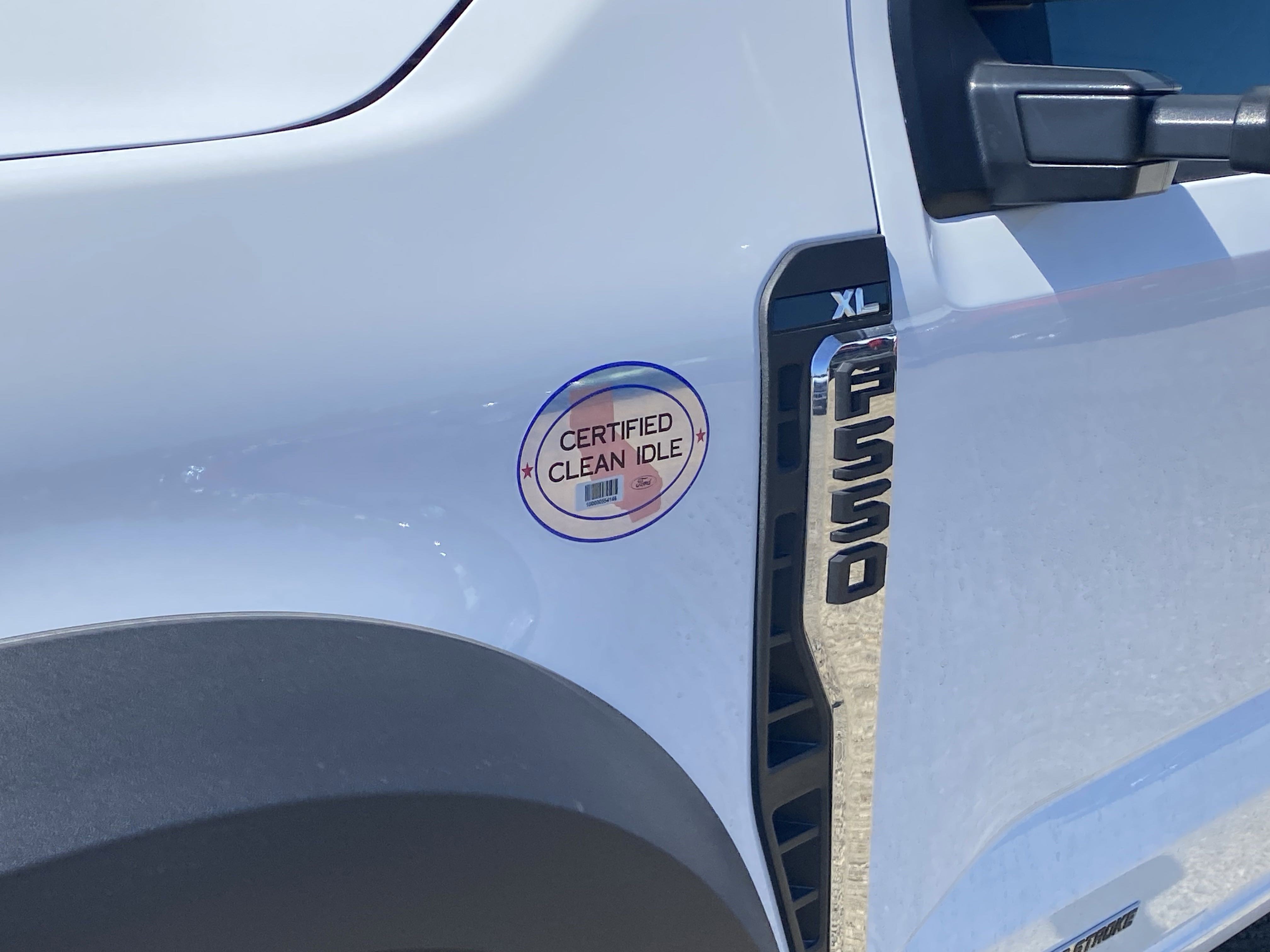 New 2025 Ford F550 4x4 SuperCab Super Duty image 8