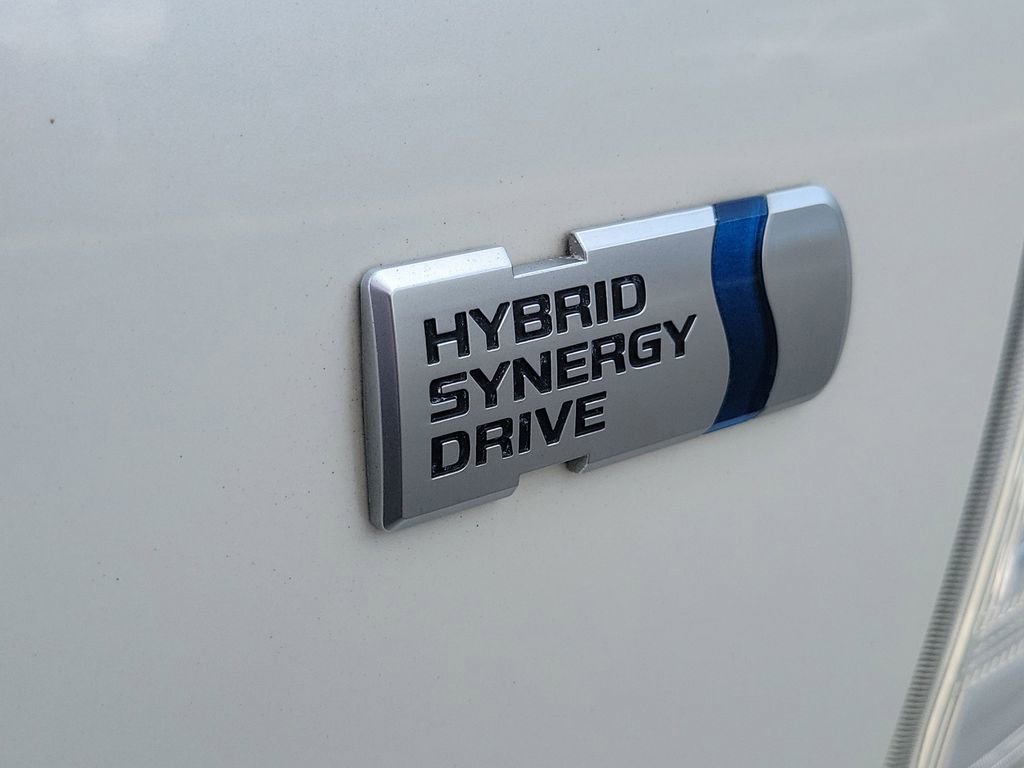 Used 2014 Toyota Prius V Three image 9