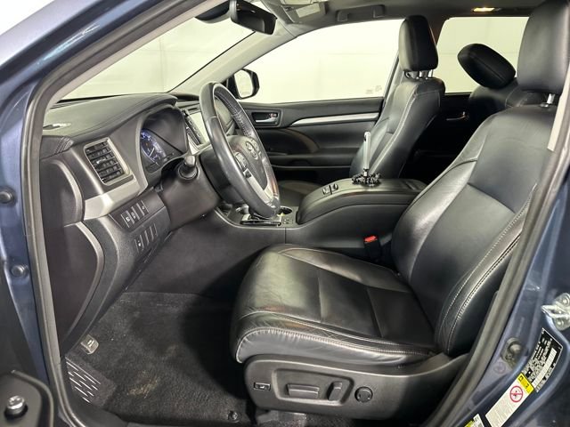 Used 2018 Toyota Highlander XLE image 11